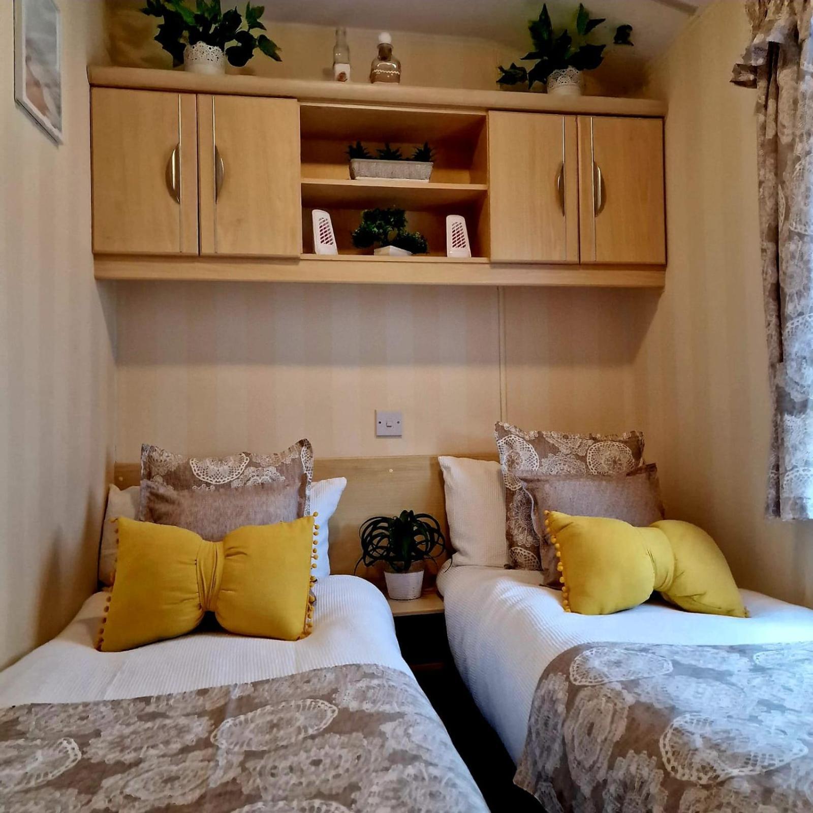 Sunshine Atlas Glamping Retreat Jaywick Sands Buitenkant foto